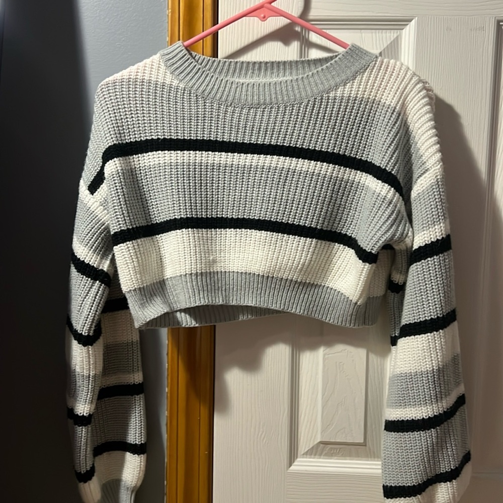 Cropped Blue Black and White Sweater